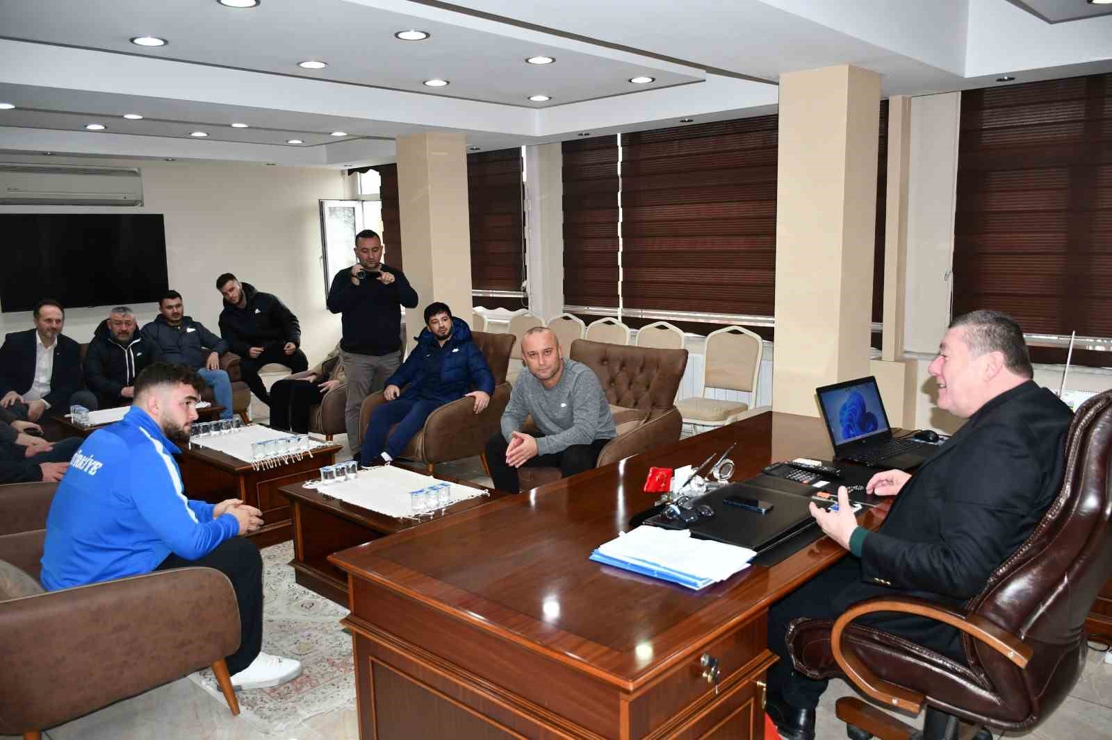 Tekin, "Onunla ne kadar gurur duysak azdır"