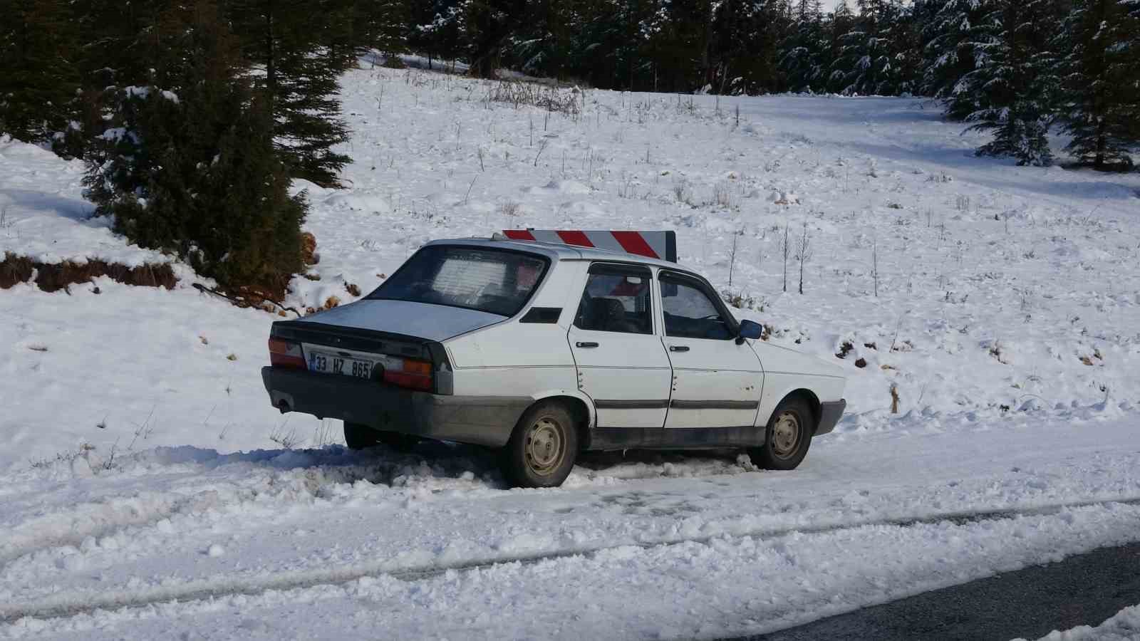 Mersin&rsquo;de mevsimin ilk karı yağdı, Y&ouml;r&uuml;kler g&ouml;&ccedil;e başladı
