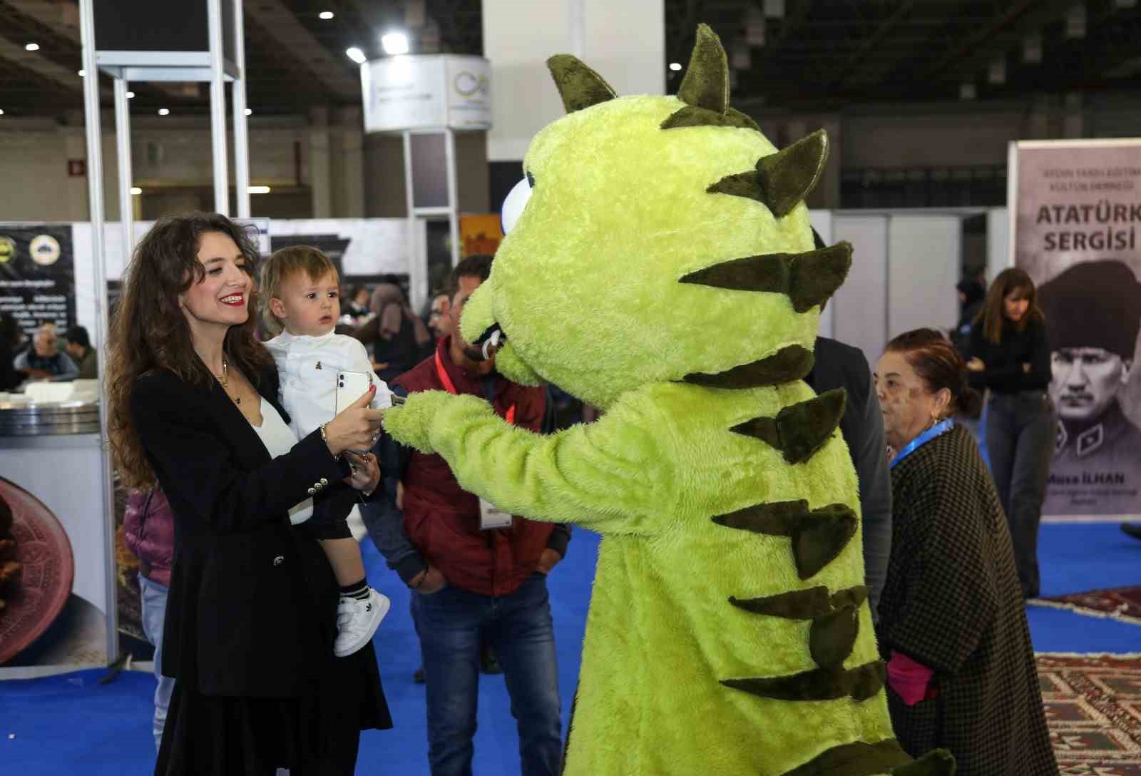 Van &rsquo;17.Travel Turkey İzmir Fuarı&rsquo;na damga vurdu
