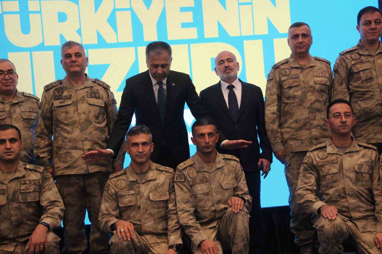 İ&ccedil;işleri Bakanı Yerlikaya: "Kamu d&uuml;zenini bozmaya &ccedil;alışan t&uuml;m yapılanmaları &ccedil;&ouml;kertip adalete teslim edeceğiz"
