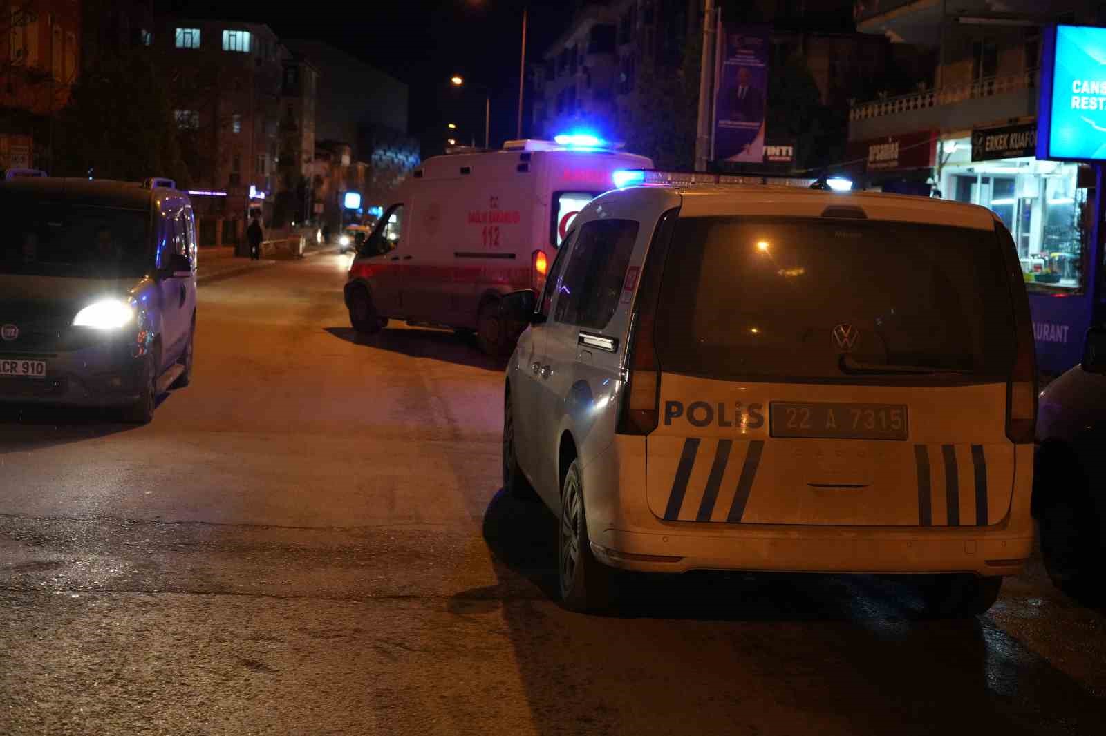 Edirne’de yayaya çarpmamak için manevra yapan motokurye yaralandı