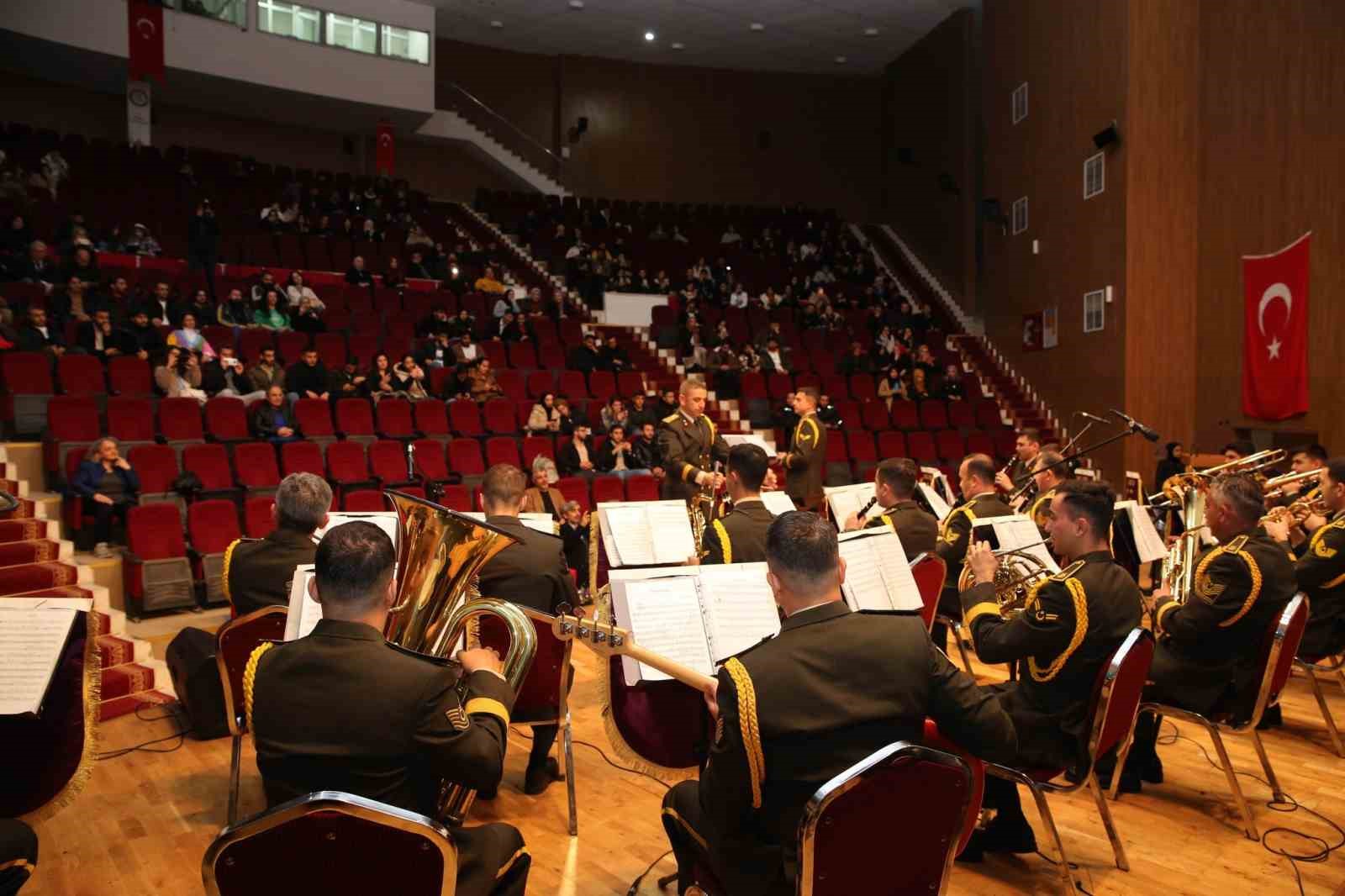 Şırnak Üniversitesi renkli konserlere ev sahipliği yapıyor