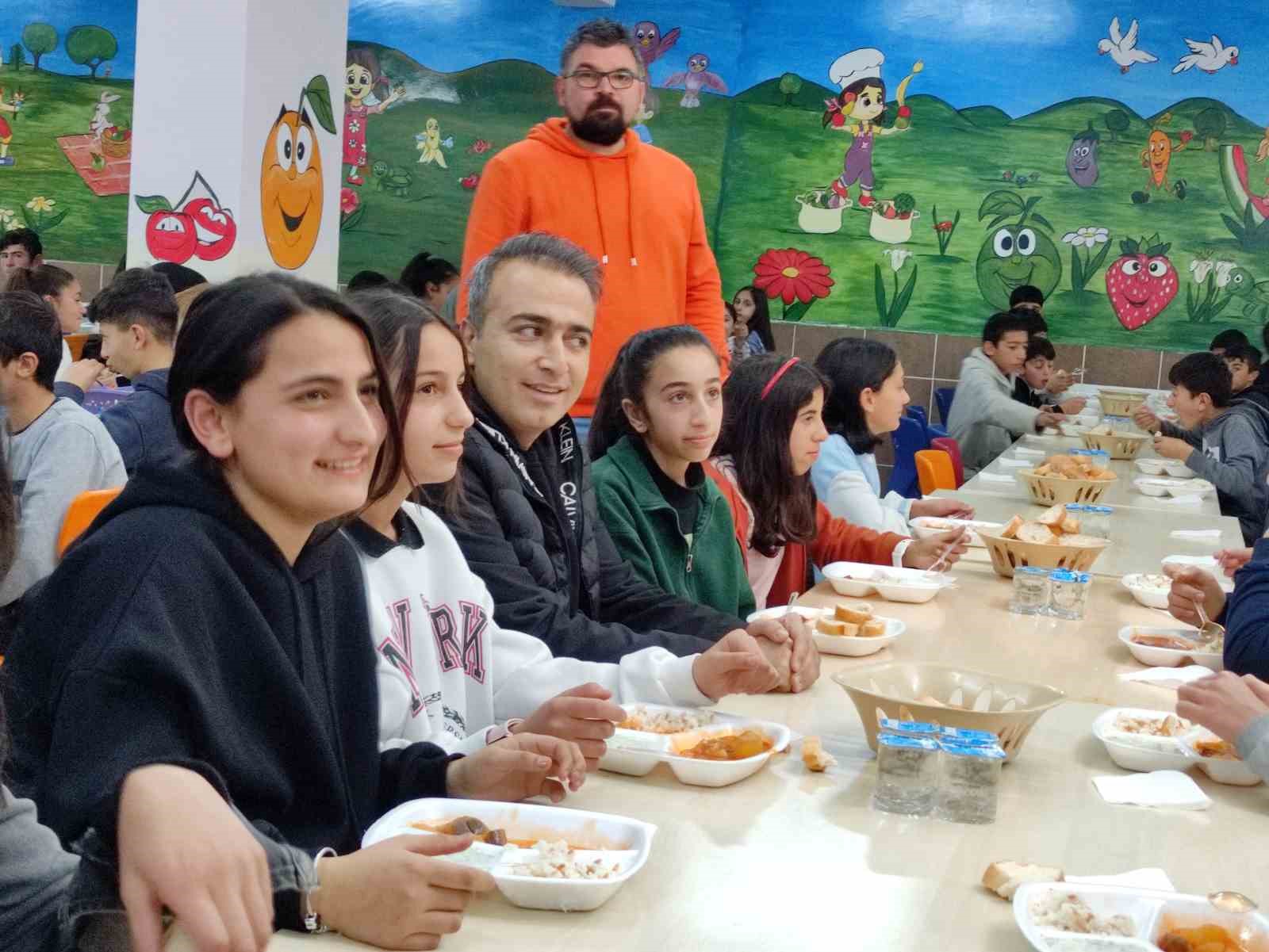 Vali Çiçek: "Eğitimde fırsat eşitliğini sağlamak zorundayız"