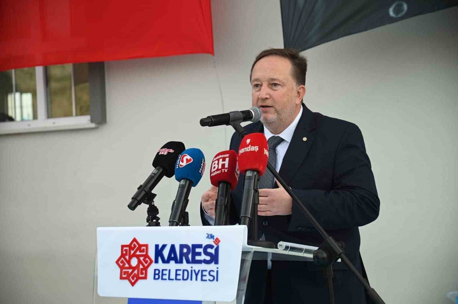 Karesi’de semt spor sahaları açılıyor