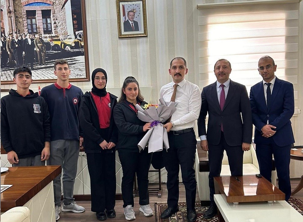 Lise Öğrencileri Kaymakam İpek’i ziyaret etti