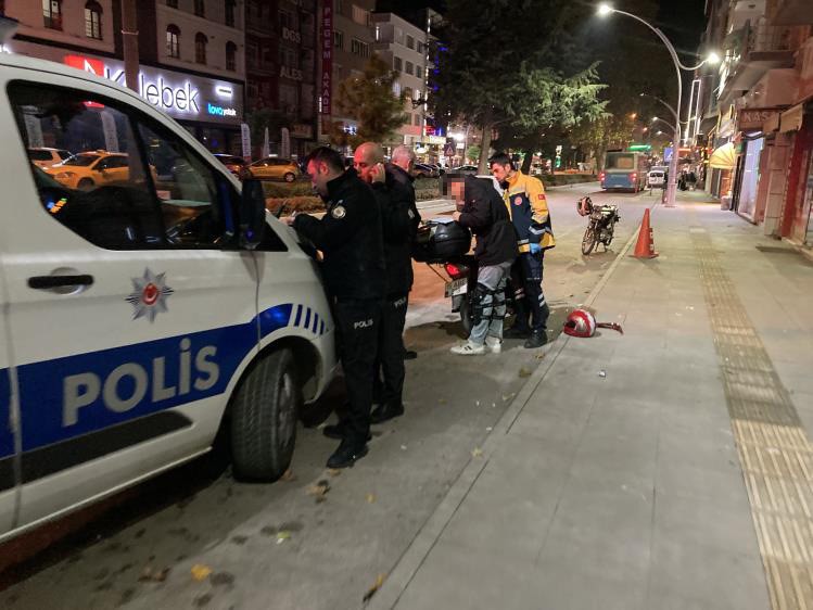 Burdur&rsquo;da motosikletler &ccedil;arpıştı: 1 yaralı
