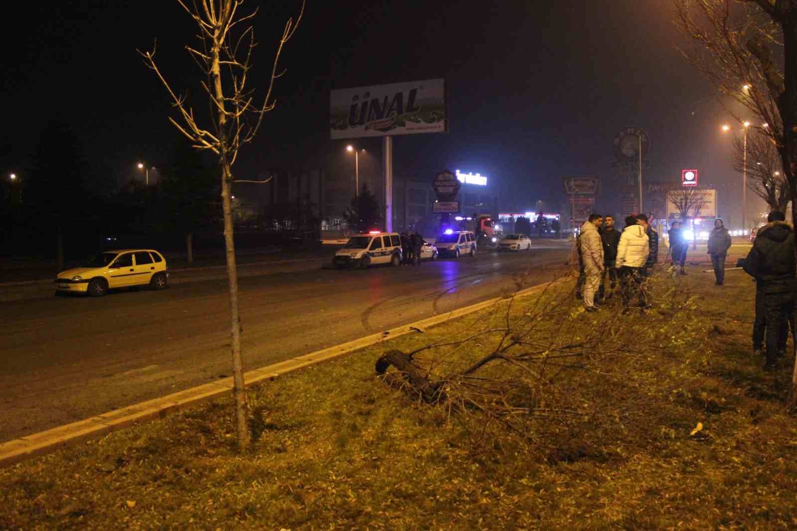 Araçlar karşı yola geçti, ortalık savaş alanına döndü: 1 yaralı