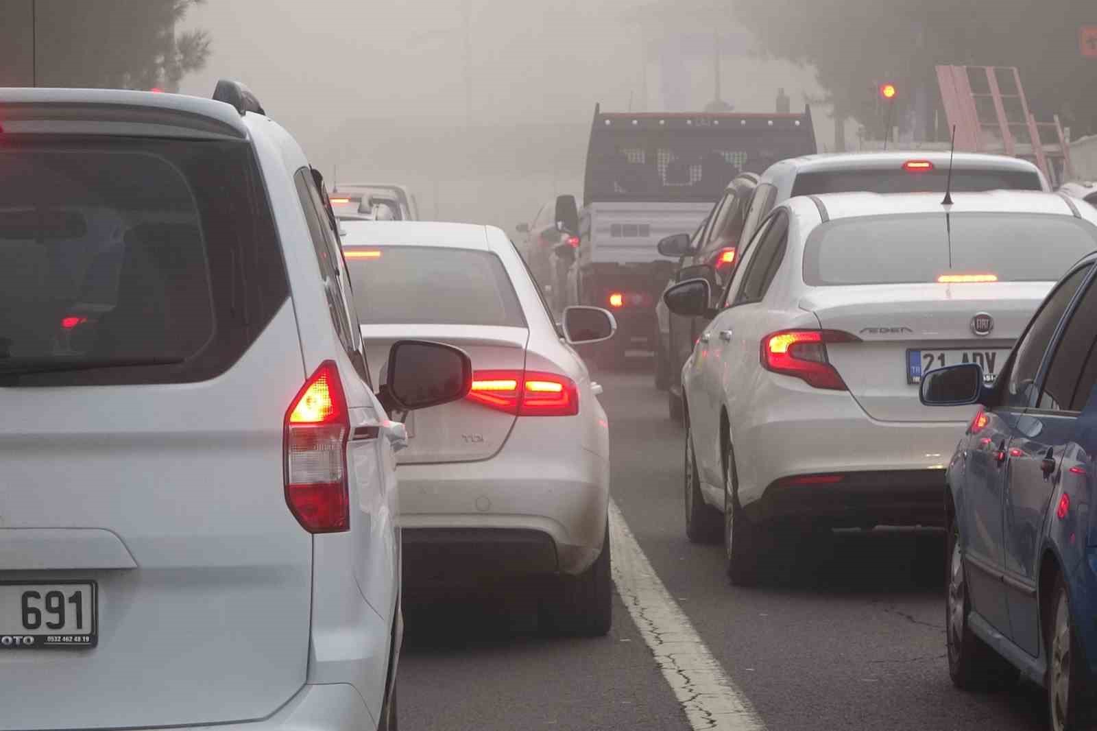 Diyarbakır&rsquo;da yoğun sis etkili oldu
