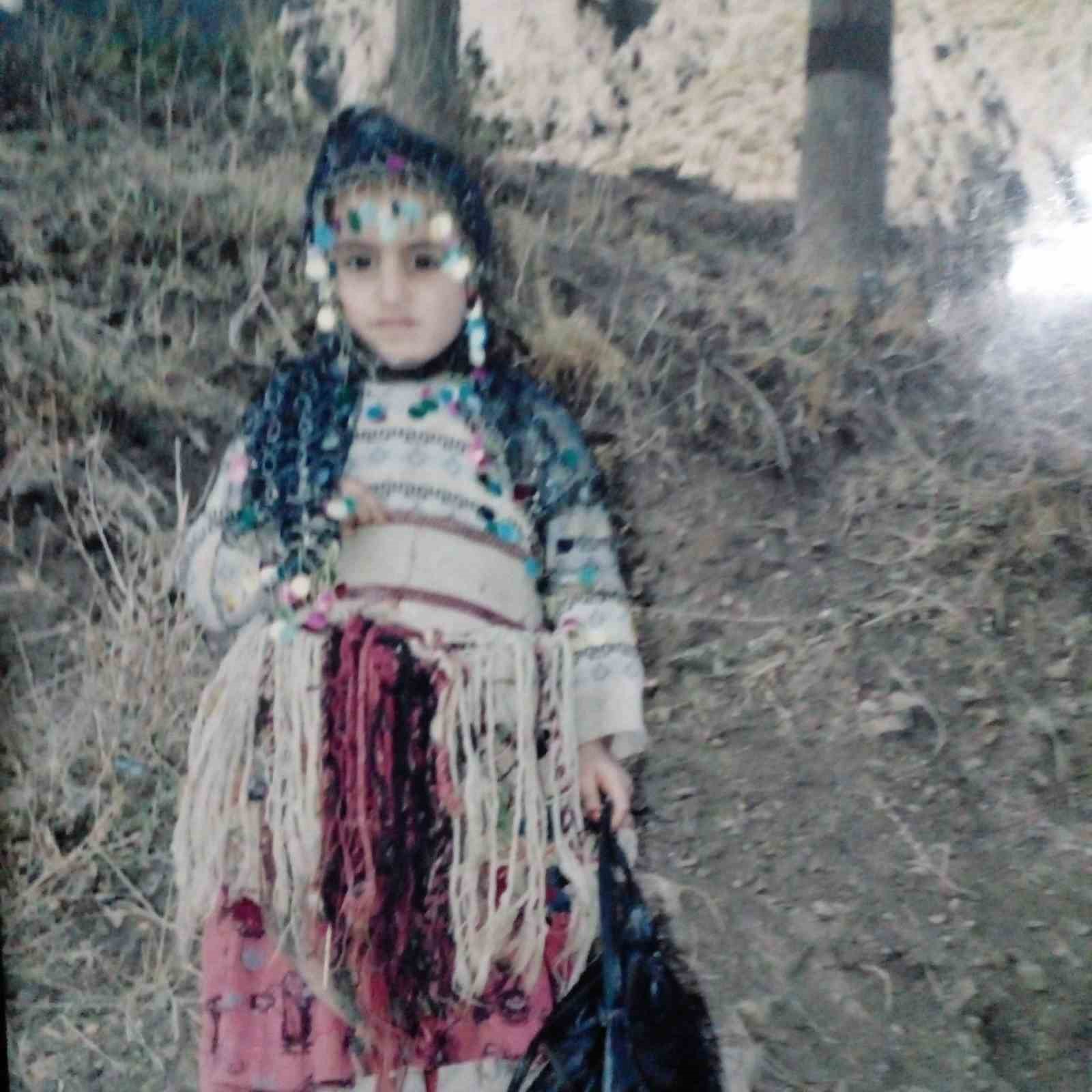 Kato Dağı eteklerinde 30 yıl &ouml;nce g&ouml;rev yapan &ouml;ğretmen &ouml;ğrencilerine ulaşmak istiyor
