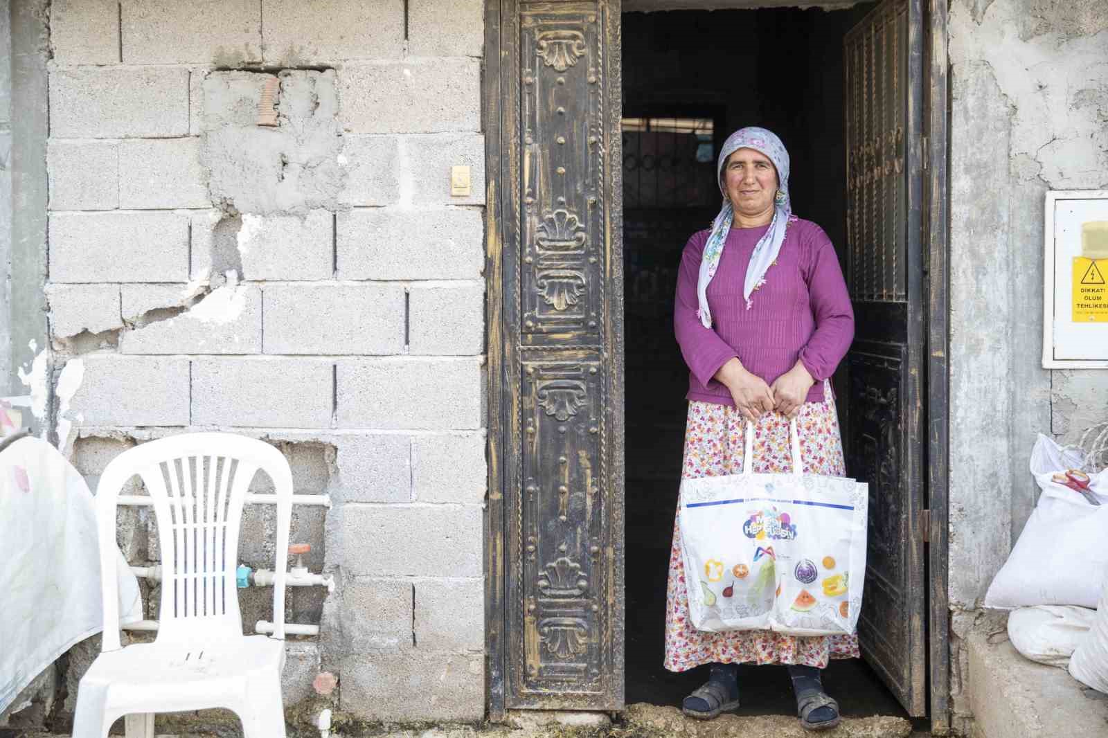 Mersin’de vatandaşlara un desteği