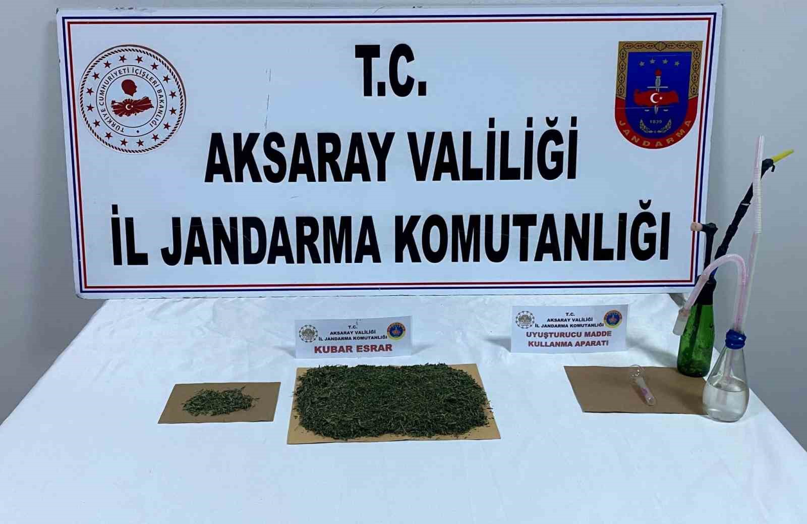 Aksaray&rsquo;da uyuşturucu tacirine jandarma baskını
