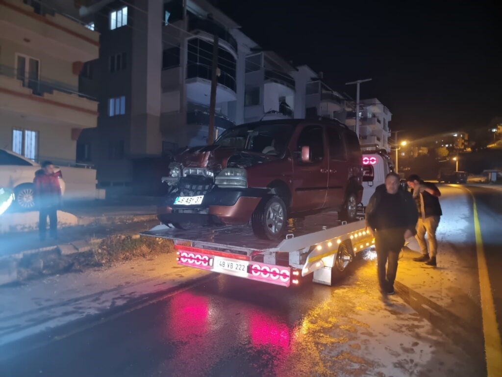 Milas’ta trafik kazası: 1’i ağır, 2 yaralı
