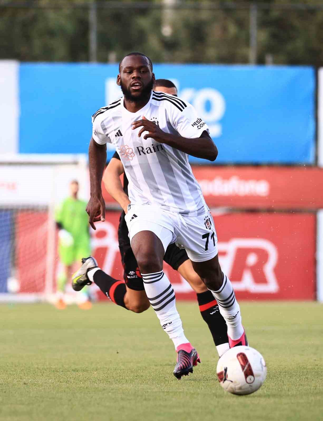 Beşiktaş’ta 5 oyuncu kadro dışı

