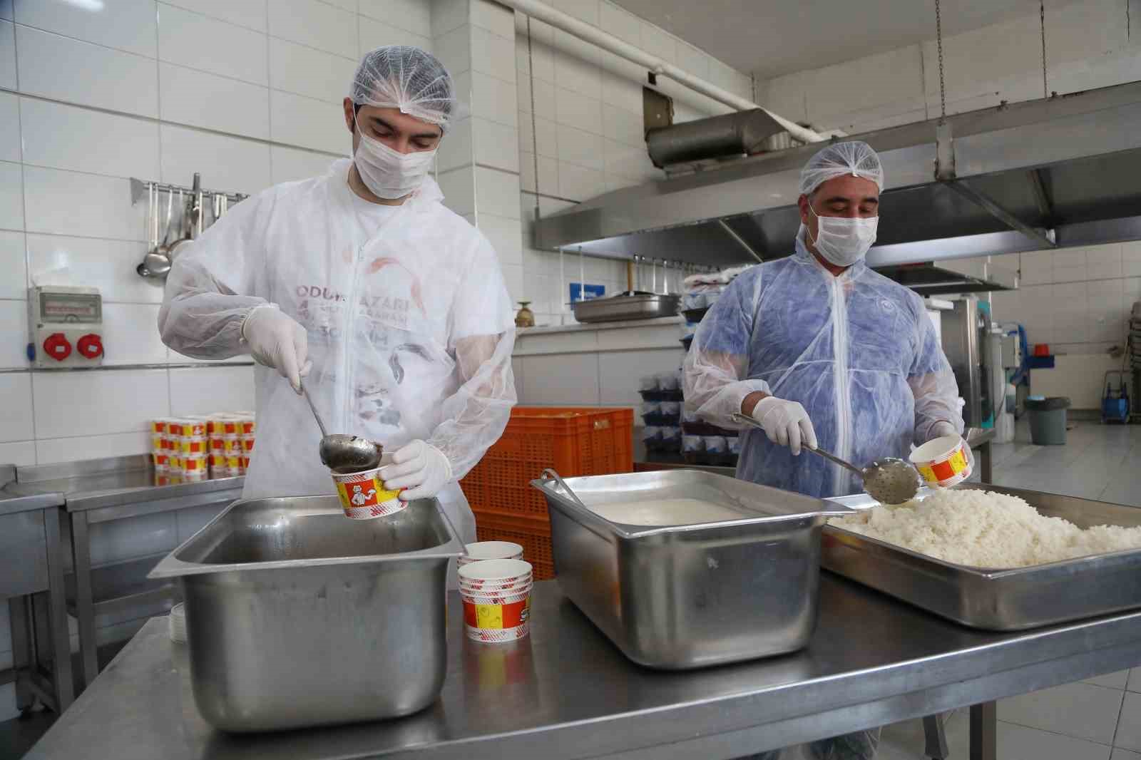 Odunpazarı Belediyesi Aşevi’nden 3 milyon porsiyon sıcak yemek yardımı
