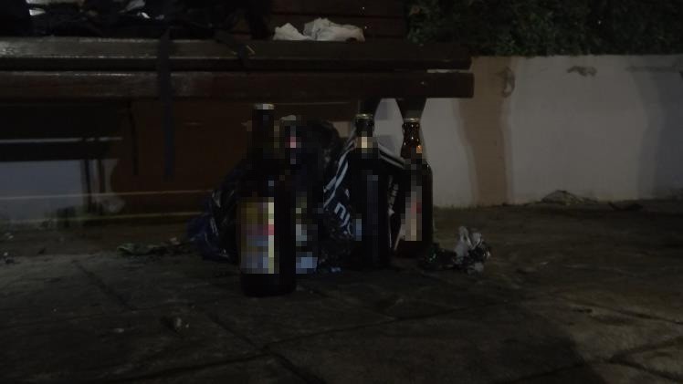 Bankta unutulan şüpheli çanta fünye ile patlatıldı: İçinden alkol şişeleri çıktı
