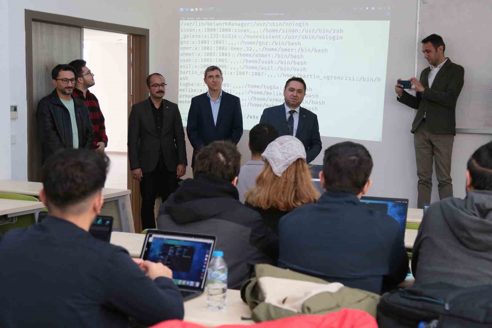 Siber vatanın askerleri ALKÜ’de yetişiyor