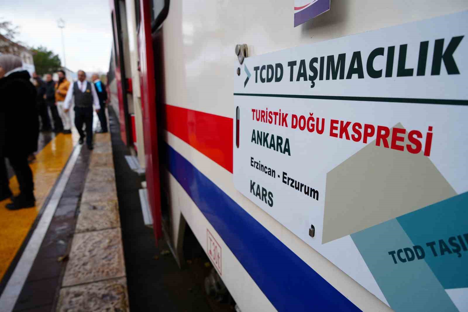 Turistik Doğu Ekspresi&rsquo;ne Erzincan&rsquo;da sıcak karşılama
