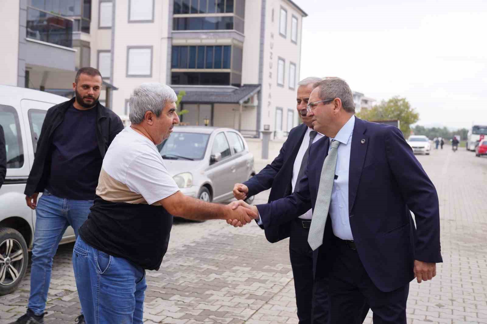 Ayvalık’ta iki bölgeye 14 bin metrekare kilit taşı