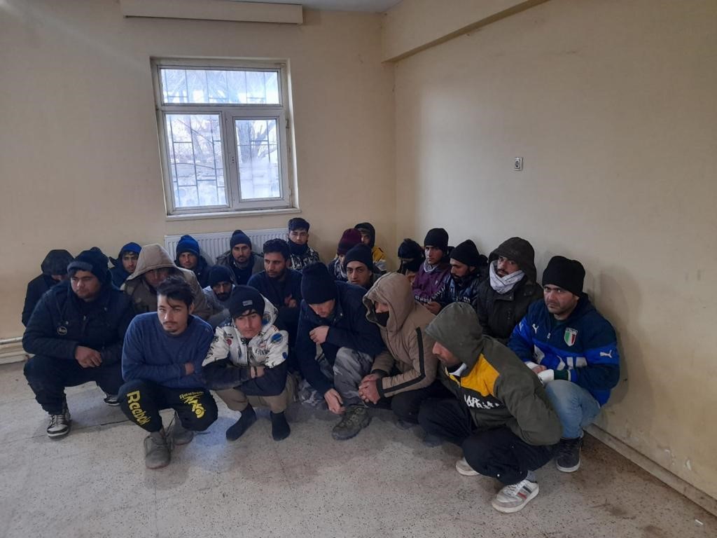 Ağrı’da 48 Afgan göçmen yakalandı