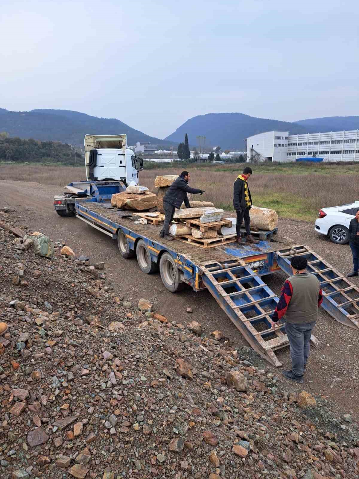 Yalova&rsquo;da Roma d&ouml;nemine ait 10 tarihi eser nakledildi
