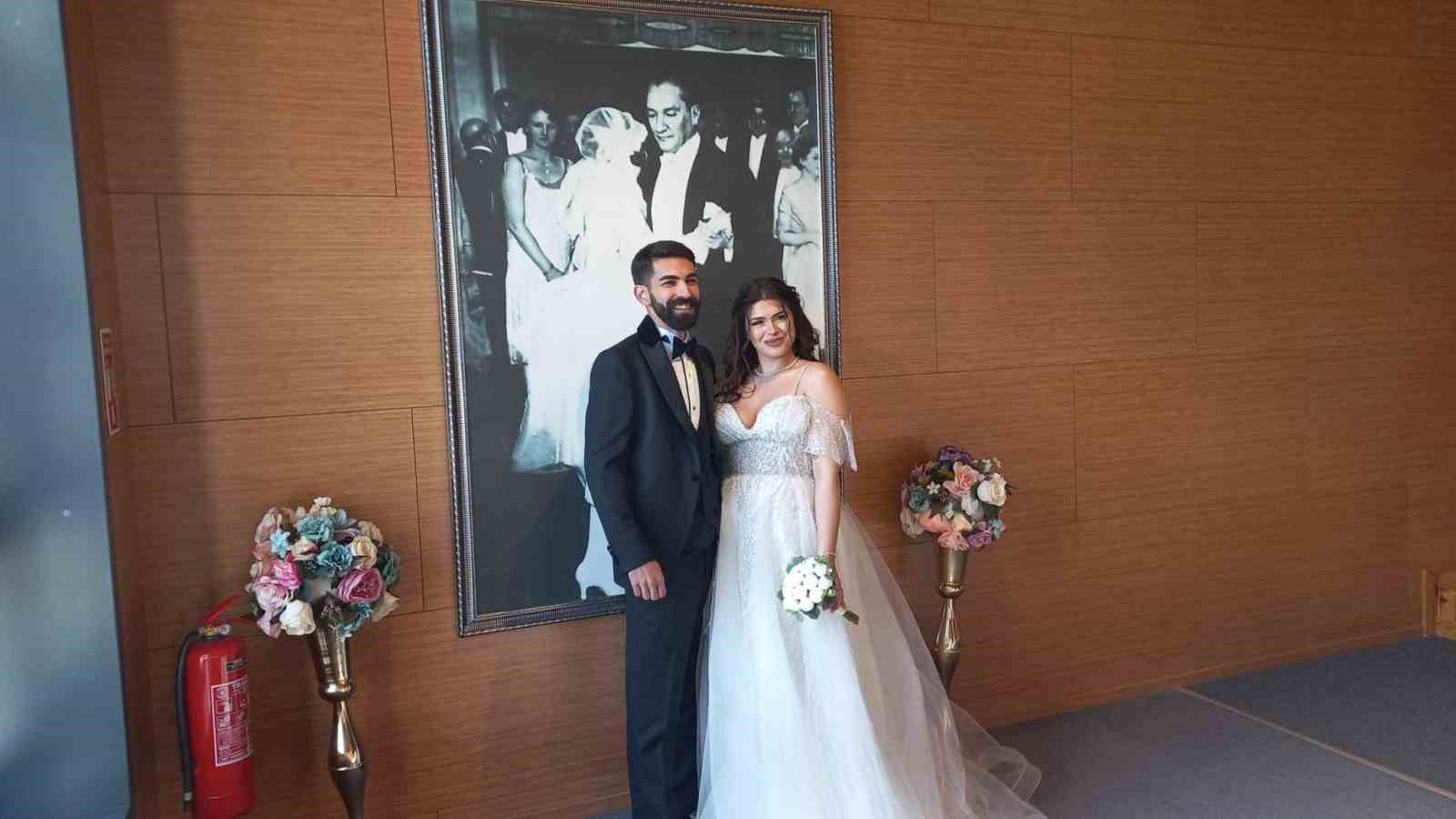 Edirne&rsquo;de 12.12 tarihinde 8 nikah kıyıldı
