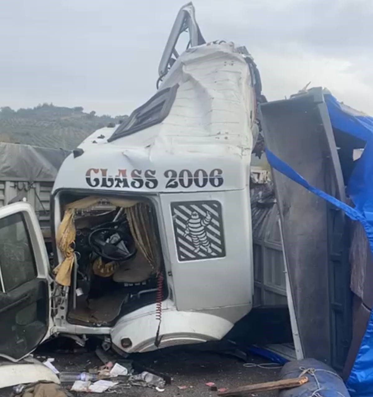 Osmaniye&rsquo;de kamyon tıra arkadan &ccedil;arptı: 1 &ouml;l&uuml; 