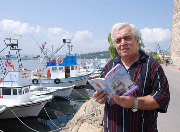 Sinoplu söz yazarı Levent Bektaş hayatını kaybetti