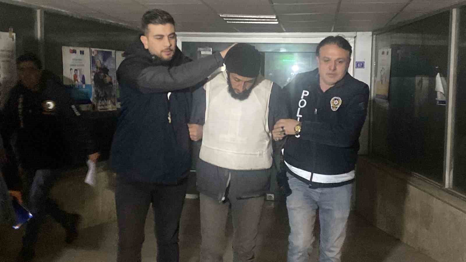 Uşak’ta bakkalı öldüren yabancı uyruklu şüpheli tutuklandı
