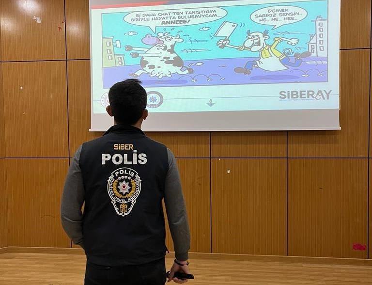 Öğretmen ve öğrencilere siber güvenlik, teknoloji bağımlılığı ve yasa dışı bahis anlatıldı