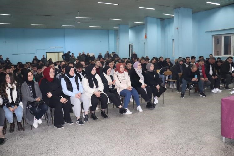 Belediye Başkanı &Ccedil;alışkan, gen&ccedil;lerle buluştu
