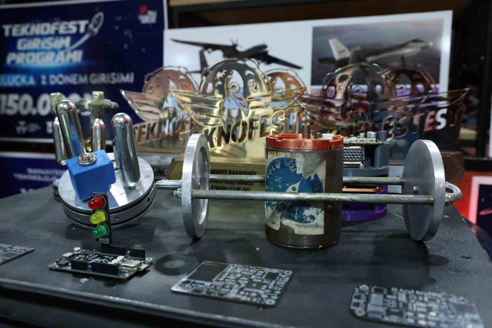 Yerli Malı Haftasında milli roket, robot ve dronlar sergilendi
