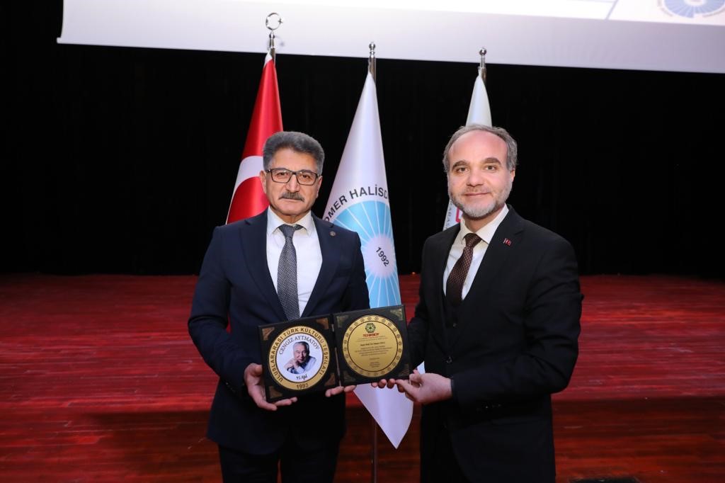Niğde&rsquo;de Cengiz Aytmatov ve Baken Kıdıkeyeva Anıldı
