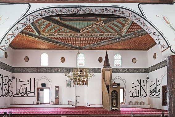 5 asırlık R&uuml;stem Paşa Cami g&ouml;r&uuml;nt&uuml;s&uuml;yle g&ouml;renleri etkilemeye devam ediyor
