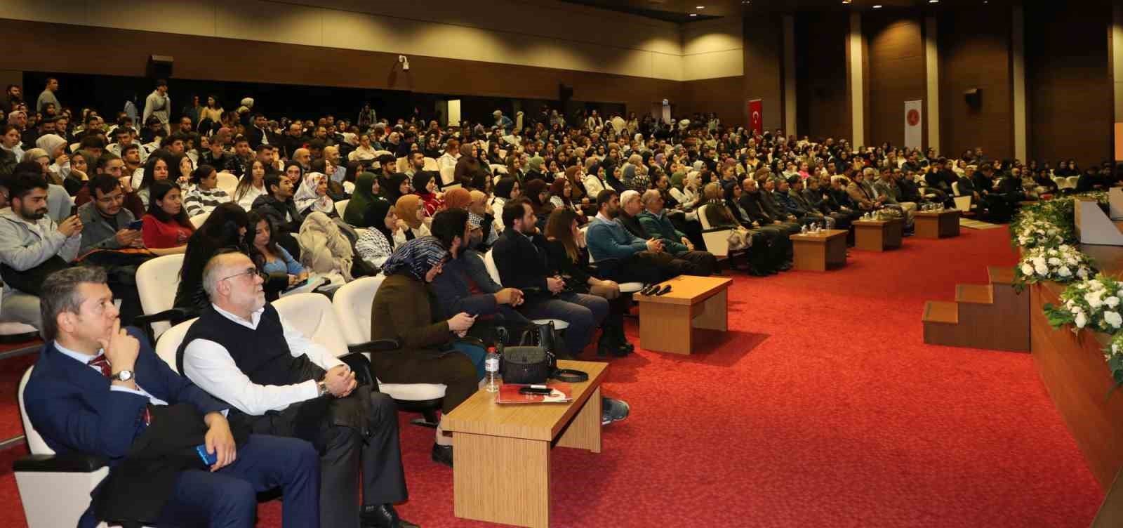 NEV&Uuml;&rsquo;de &ldquo;Filistin ve Direniş Edebiyatı&rdquo; konulu panel d&uuml;zenlendi
