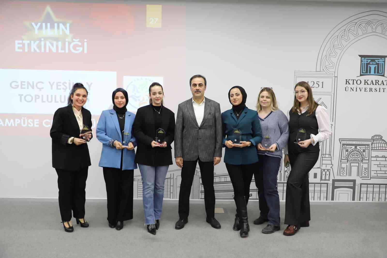 KTO Karatay&rsquo;ın parlayan yıldızı &ouml;ğrenci toplulukları &ouml;d&uuml;llendirildi
