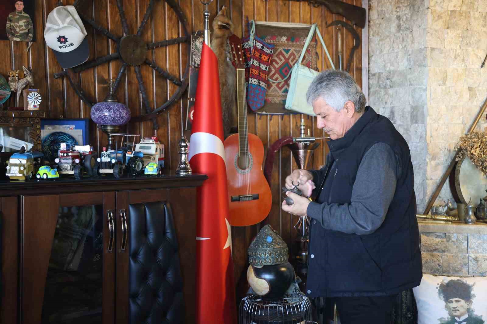 İş yerini m&uuml;zeye &ccedil;evirdi
