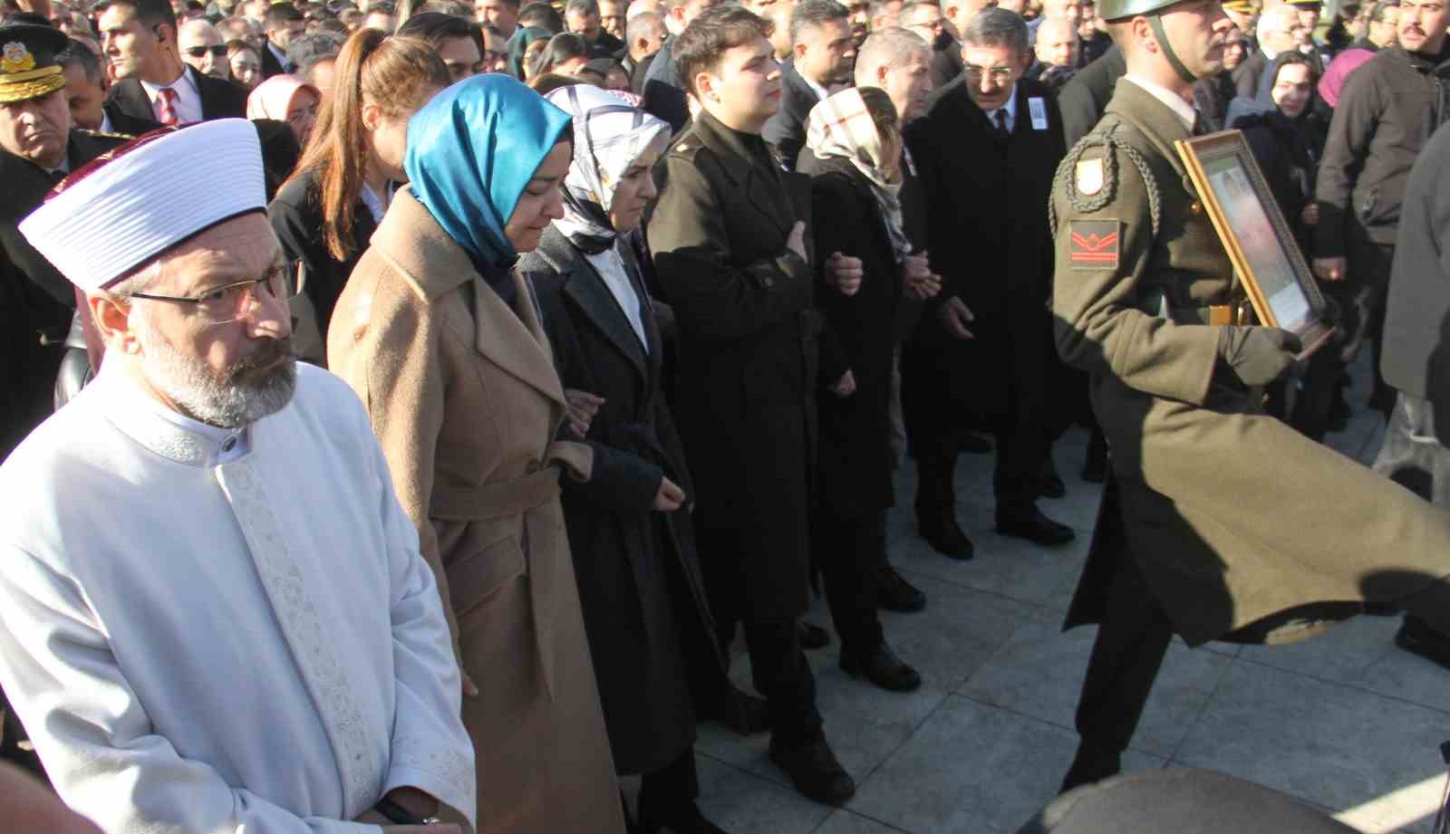 Piyade Teğmen Eril Alperen Emir son yolculuğuna uğurlandı
