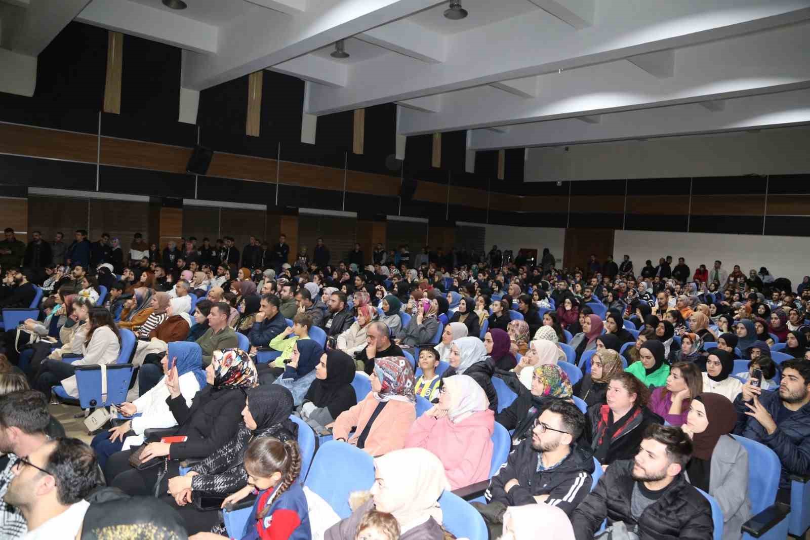 Siirt’te kitap fuarına yoğun ilgi
