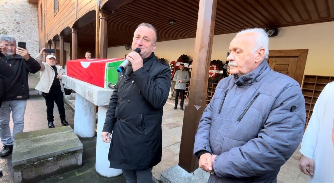 S&ouml;z yazarı Levent Bektaş son yolculuğuna uğurlandı
