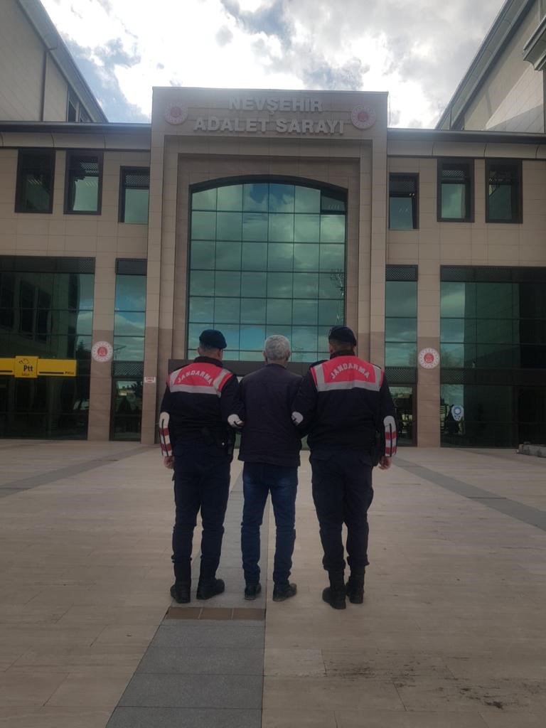 Nevşehir&rsquo;de belediye binasına giren hırsız tutuklandı
