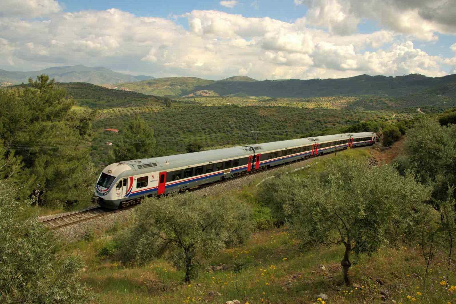 ‘Göller Ekspresi’ İzmir ile Isparta arasında gündüz seferlerine başlıyor