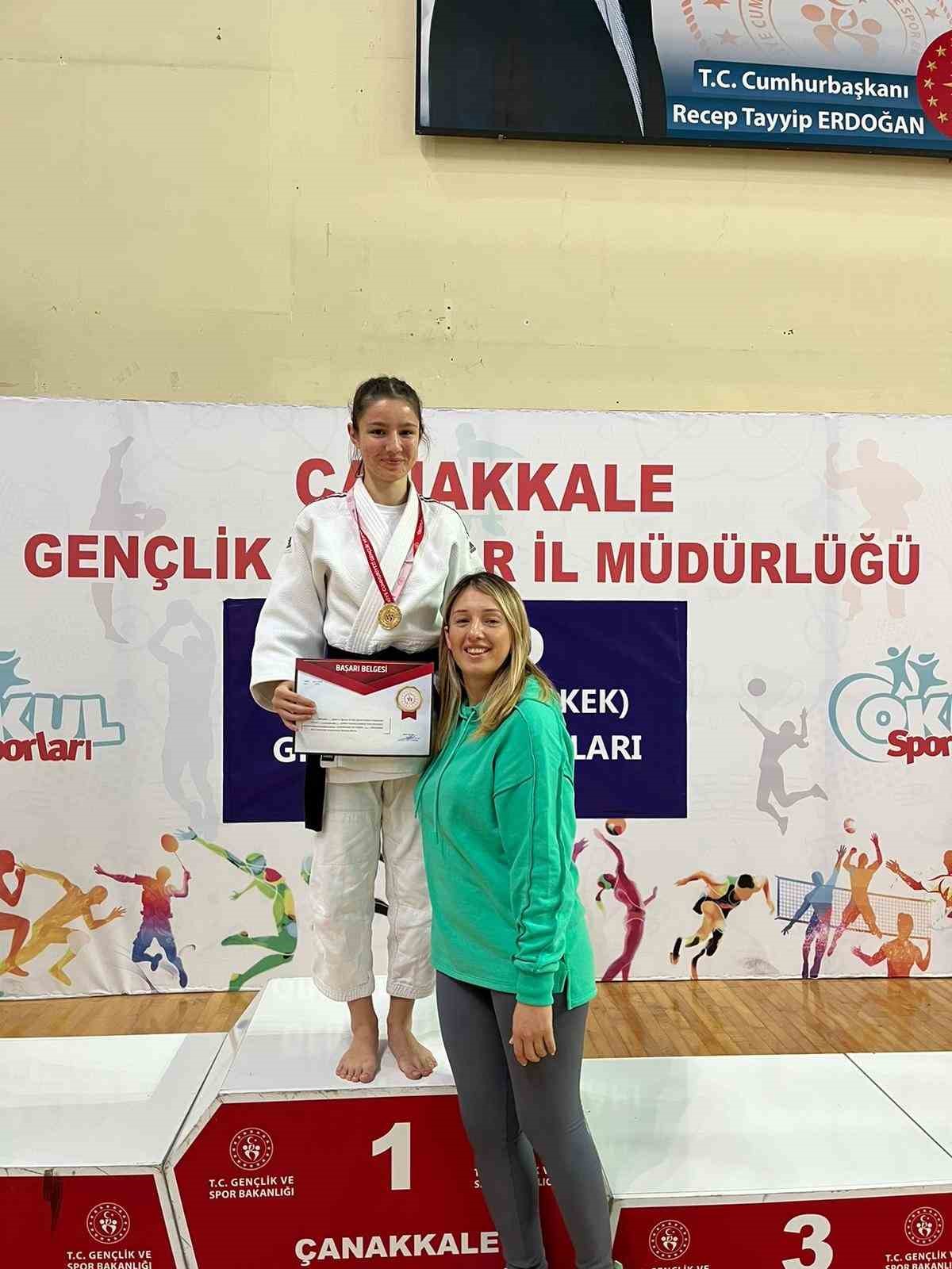 L&uuml;leburgazlı &ouml;ğrenci b&ouml;lge birinciliğini kazandı
