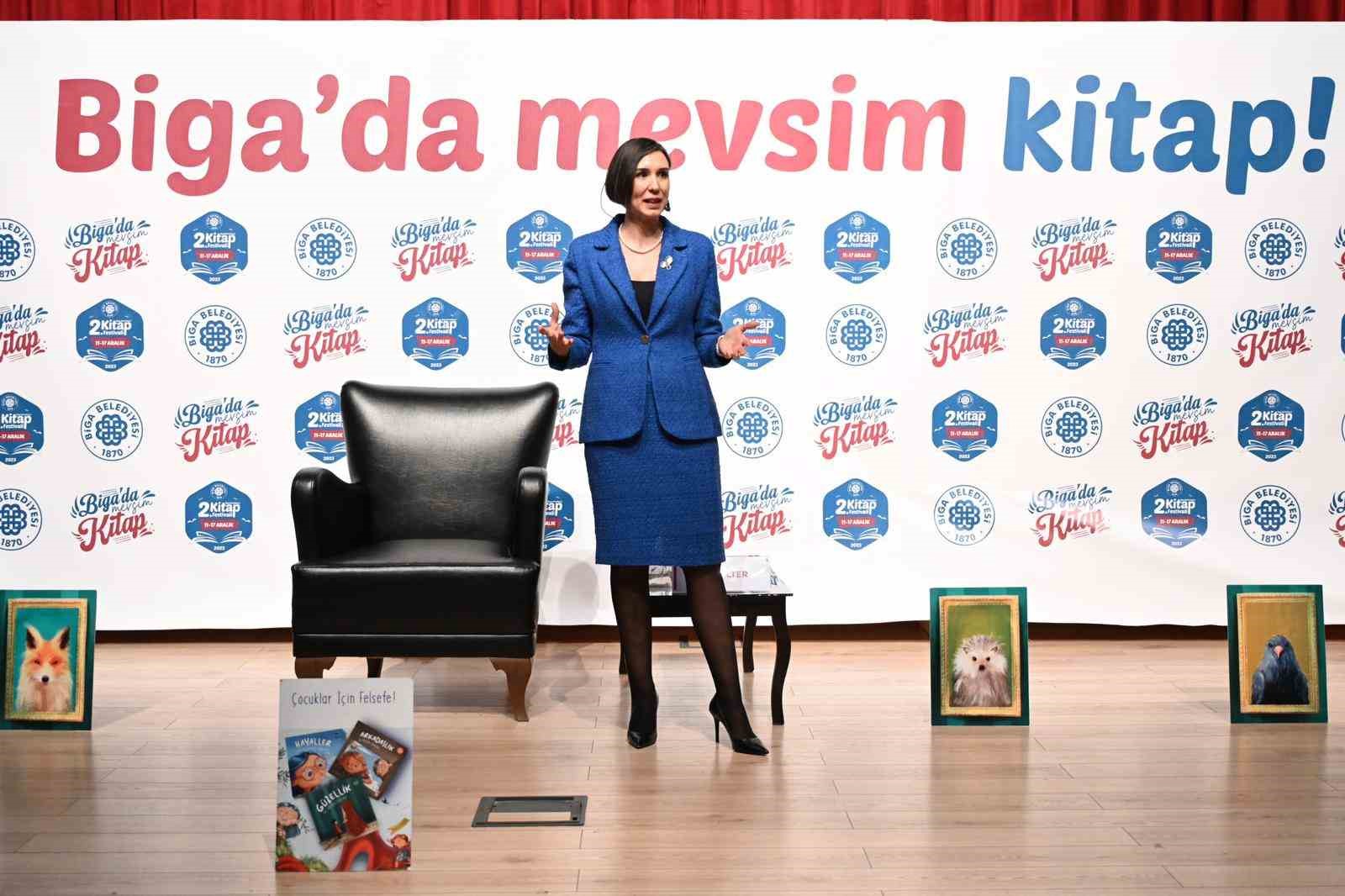 Deniz Alter, Biga Kitap Festivali’nde okurlarıyla buluştu
