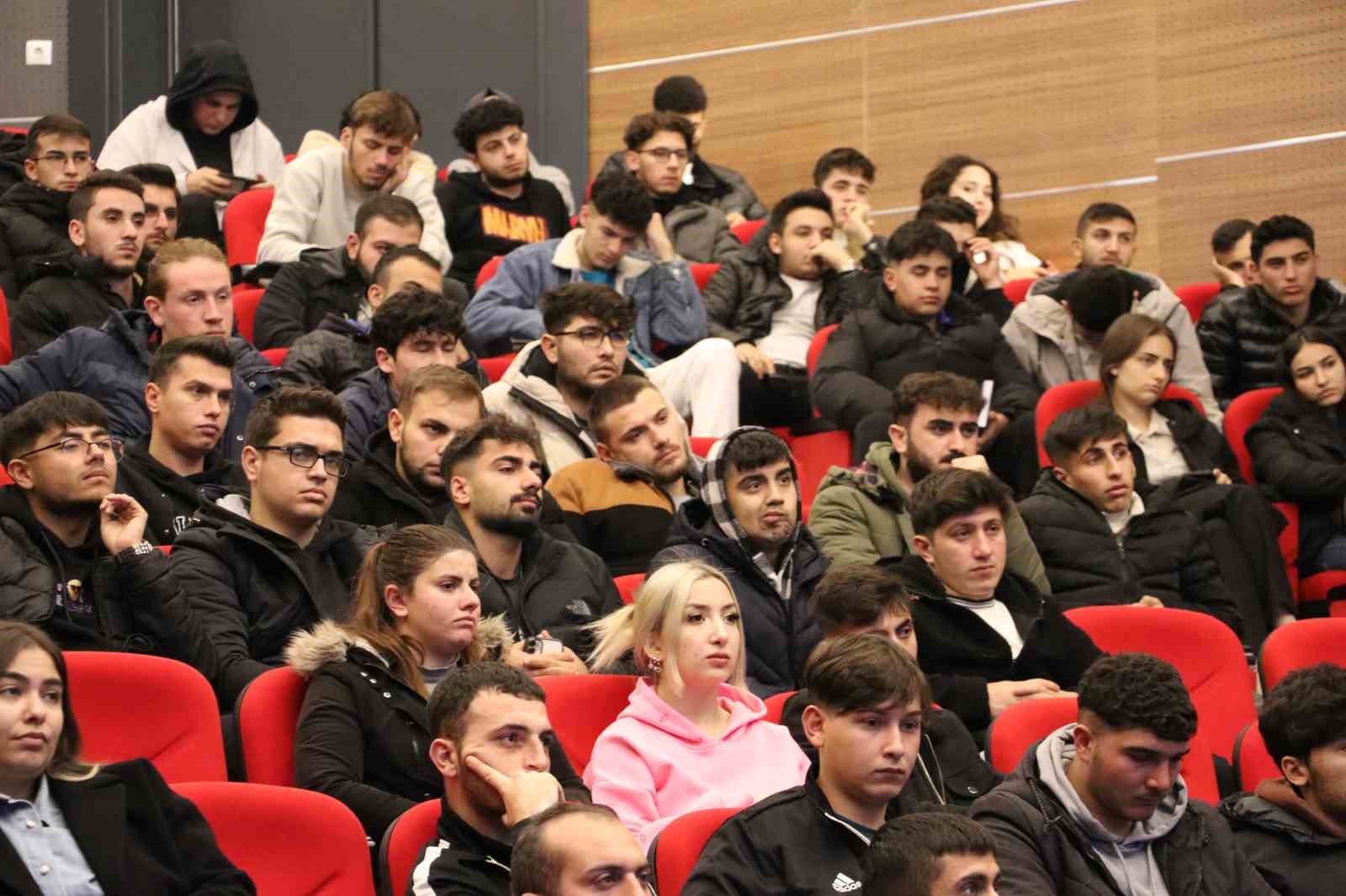 Amasya TEM’den öğrencilere “terörle mücadele” semineri