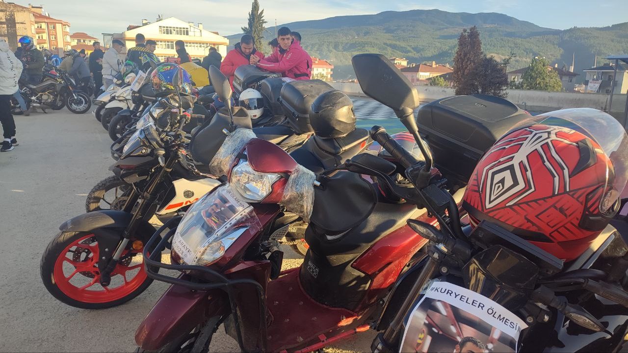 Trafik kazasında ölen motokuryenin meslektaşlarından konvoylu tepki