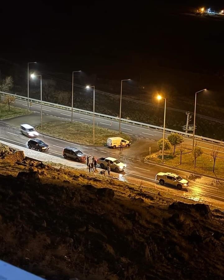 Şırnak’ta motosiklet ile hafif ticari araç çarpıştı: 1 yaralı