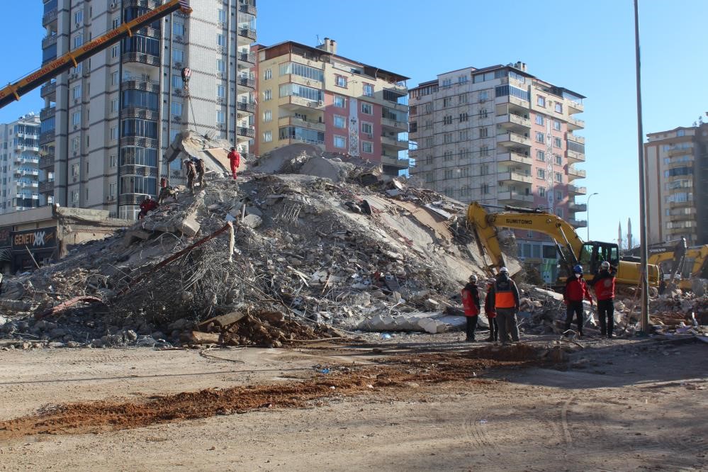 Gaziantep’teki depremde yıkılan ve 49 kişinin ölümüne neden olan 11 katlı Emre Apartmanı davası görüldü
