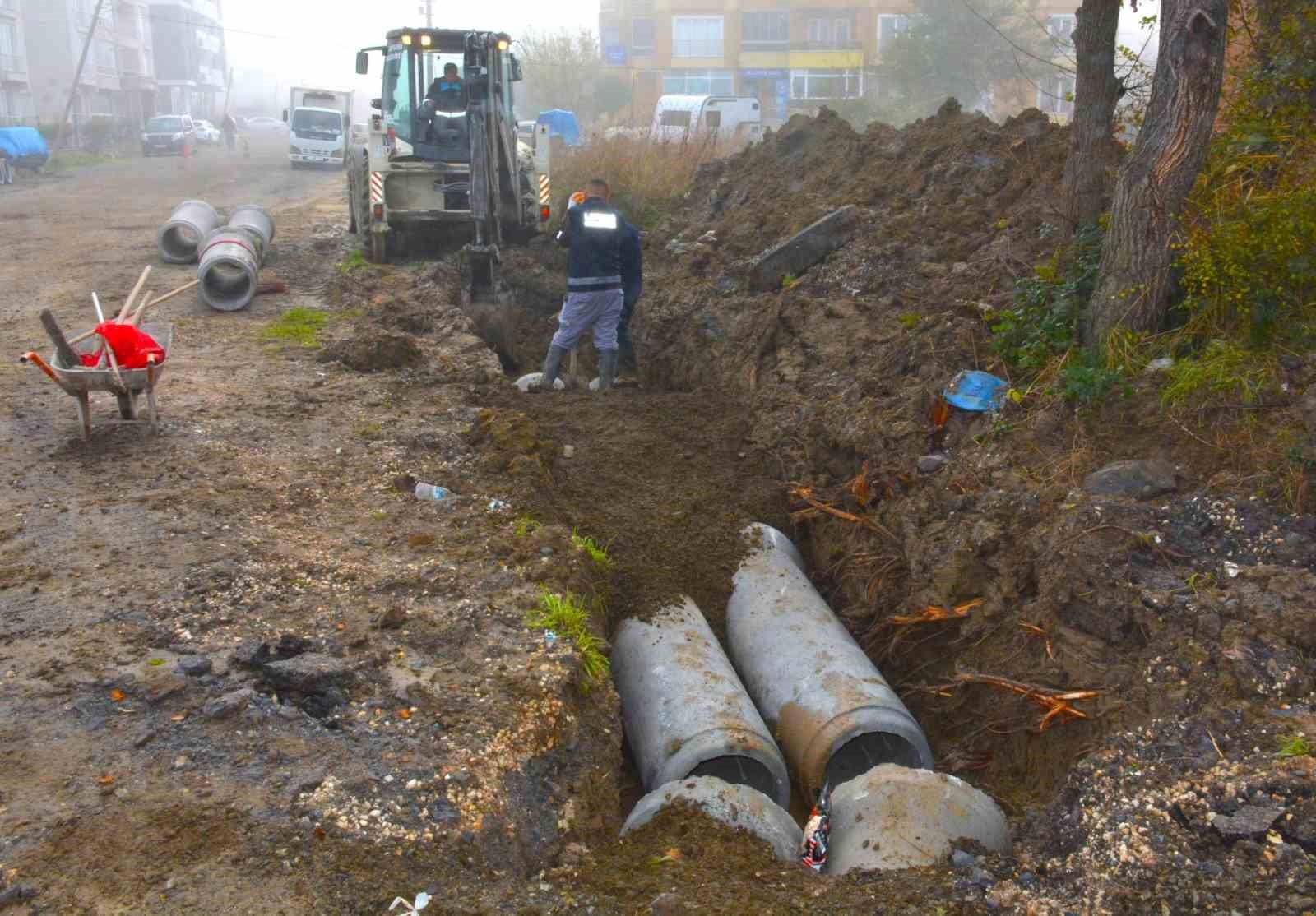 Lapseki’de altyapı çalışmalarıyla su taşkınları önleniyor