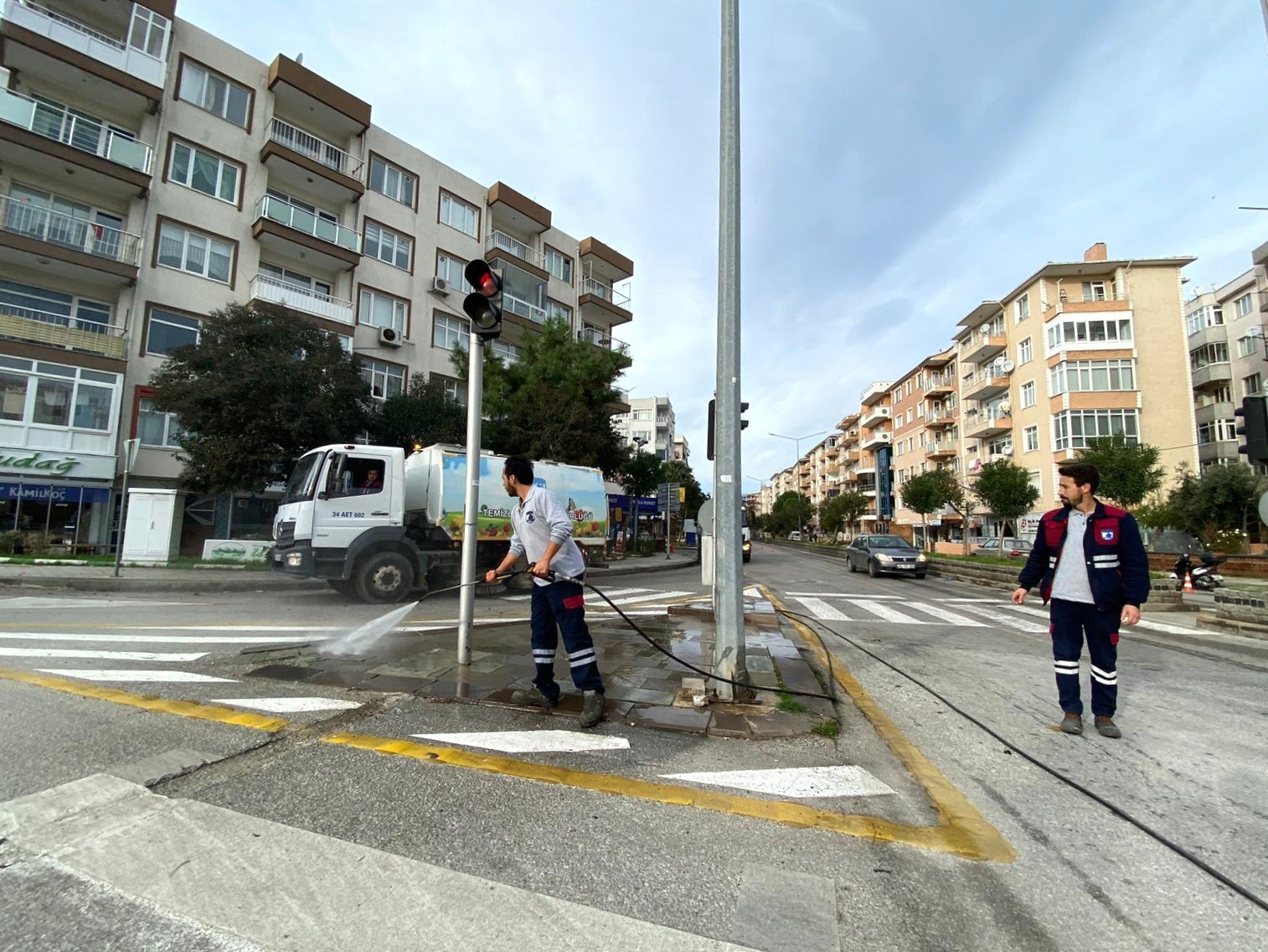 &Ccedil;anakkale Belediyesi genel temizlik &ccedil;alışmalarını s&uuml;rd&uuml;r&uuml;yor
