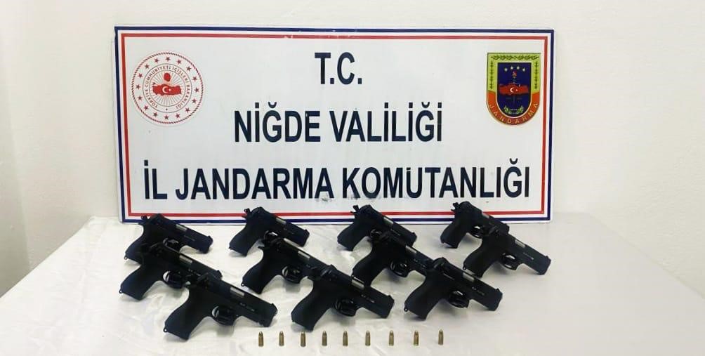 Niğde’de 11 ruhsatsız tabanca ele geçirildi